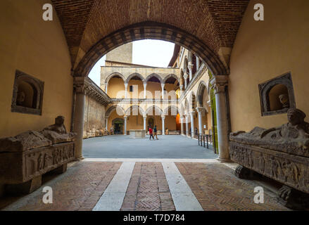 Tarquinia (Italien) - ein herrliches der Etrusker und der mittelalterlichen Stadt in der Provinz Viterbo, Region Latium. Es ist eine touristische Attraktion für viele Kirchen Stockfoto