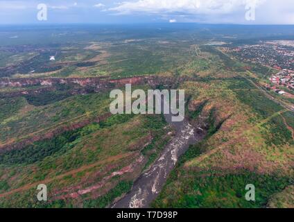 Luftbild des Sambesi Fluss kurz nach der berühmten Victoria Falls in Simbabwe Stockfoto