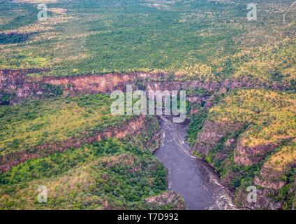 Luftbild des Sambesi Fluss kurz nach der berühmten Victoria Falls in Simbabwe Stockfoto