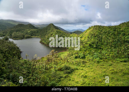 Der siehe Süßwassersee im Morne Trois Pitons Nationalpark, Dominica, Karibik, Gävle | Süßwasser-See, Morne Trois Pitons Nationalpark, D Stockfoto
