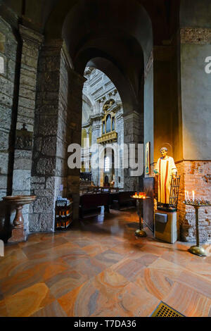 Basilika San Lorenzo Maggiore ist eine der ältesten Kirchen in Mailand, Lombardei, Italien. Stockfoto