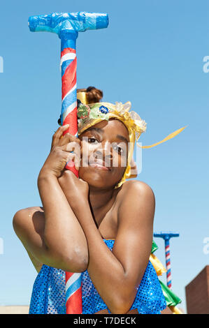 Junge Dame an Karneval 2005 im Mission District von San Francisco, USA Stockfoto