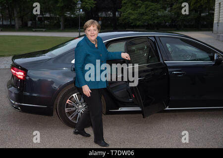 Berlin, Deutschland. 06 Mai, 2019. Bundeskanzlerin Angela Merkel (CDU) kommt zu der Nacht der Süddeutschen Zeitung. Quelle: Jörg Carstensen/dpa/Alamy leben Nachrichten Stockfoto