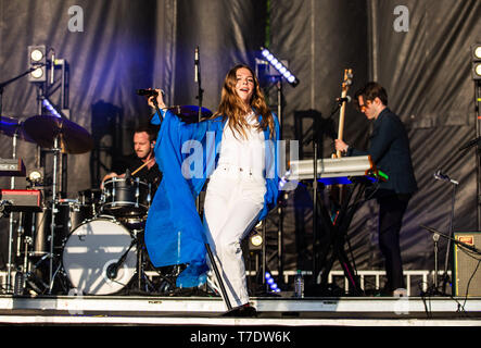 ATLANTA, Georgia - Mai 05: Maggie Rogers führt während der Tag 3 der wackeligen Knien Music Festival in Atlanta Central Park am Mai 04, 2019 in Atlanta, Georgia. Foto: Ryan Fleisher/imageSPACE/MediaPunch Stockfoto
