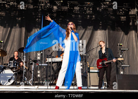 ATLANTA, Georgia - Mai 05: Maggie Rogers führt während der Tag 3 der wackeligen Knien Music Festival in Atlanta Central Park am Mai 04, 2019 in Atlanta, Georgia. Foto: Ryan Fleisher/imageSPACE/MediaPunch Stockfoto