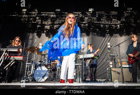 ATLANTA, Georgia - Mai 05: Maggie Rogers führt während der Tag 3 der wackeligen Knien Music Festival in Atlanta Central Park am Mai 04, 2019 in Atlanta, Georgia. Foto: Ryan Fleisher/imageSPACE/MediaPunch Stockfoto