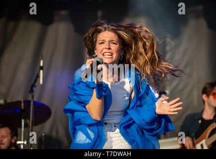ATLANTA, Georgia - Mai 05: Maggie Rogers führt während der Tag 3 der wackeligen Knien Music Festival in Atlanta Central Park am Mai 04, 2019 in Atlanta, Georgia. Foto: Ryan Fleisher/imageSPACE/MediaPunch Stockfoto