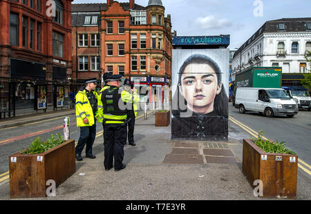 Manchester, Großbritannien. 7. Mai 2019. Ein neues Stück von Street Art hat in Stevenson Square im nördlichen Viertel von Manchester, UK erschienen. Das Kunstwerk zeigt die Spiel der Throne Charakter Arya Stark, gespielt von der Schauspielerin Maisie Williams, und wurde von der Künstlerin Akse, der in Frankreich geborene Straße Künstler, lebt und arbeitet in Manchester seit 1997 erstellt. Es ist alles Teil von Outdoor Public Art Project Outhouse MCR, die der Street Art - reichen Teil der Innenstadt beaufsichtigt. Credit: Paul Heyes/Alamy leben Nachrichten Stockfoto