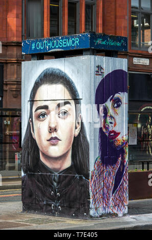 Manchester, Großbritannien. 7. Mai 2019. Ein neues Stück von Street Art hat in Stevenson Square im nördlichen Viertel von Manchester, UK erschienen. Das Kunstwerk zeigt die Spiel der Throne Charakter Arya Stark, gespielt von der Schauspielerin Maisie Williams, und wurde von der Künstlerin Akse, der in Frankreich geborene Straße Künstler, lebt und arbeitet in Manchester seit 1997 erstellt. Es ist alles Teil von Outdoor Public Art Project Outhouse MCR, die der Street Art - reichen Teil der Innenstadt beaufsichtigt. Credit: Paul Heyes/Alamy leben Nachrichten Stockfoto