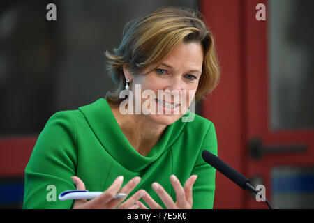München, Deutschland. 07 Mai, 2019. Katharina von SCHNURBEIN (Kommissar für Antisewithism der Europäischen Kommission), Geste, single Bild, Single Cut Motiv, Porträt, Porträt, Porträt. Thema: Maßnahmen für die Prävention und die Kontrolle von Antisewithism - Pressekonferenz der Bayerischen Staatsregierung in der Staatskanzlei in München am 07.05.2019. | Verwendung der weltweiten Kredit: dpa/Alamy leben Nachrichten Stockfoto