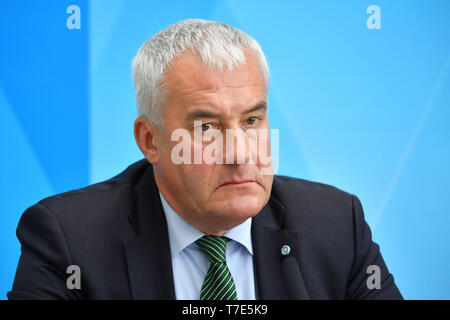 München, Deutschland. 07 Mai, 2019. Ludwig Spaenle (Antisewithismusbeauftragter der Bayerischen Staatsregierung), single Bild, single Motiv, Portrait, Portrait, Portrait. Thema: Maßnahmen für die Prävention und die Kontrolle von Antisewithism - Pressekonferenz der Bayerischen Staatsregierung in der Staatskanzlei in München am 07.05.2019. | Verwendung der weltweiten Kredit: dpa/Alamy leben Nachrichten Stockfoto