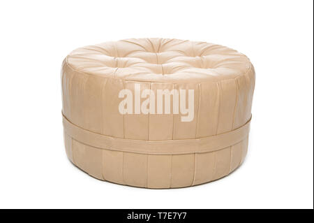 Leder, Hocker auf weißem Hintergrund Stockfoto