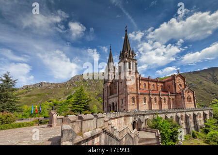 Basilika von Covadonga in Asturien, Spanien. Bild am 6. Mai 2019 getroffen Stockfoto