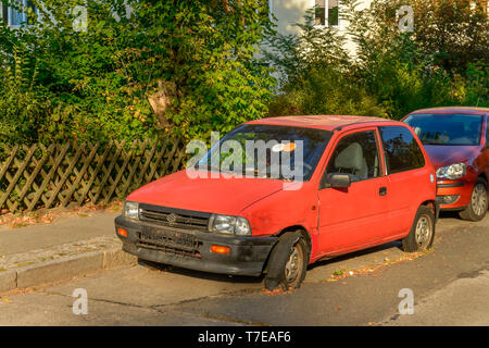 Schrottauto, Strasse 443, Tegel, Reinickendorf, Berlin, Deutschland Stockfoto