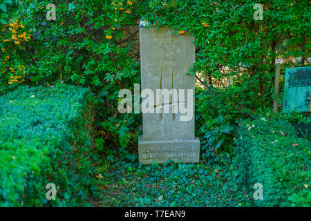 Greifer, John Heartfield, Dorotheenstaedtischer Friedhof, Chausseestraße, Mitte, Berlin, Deutschland, Dorotheenstädtischen Friedhof Stockfoto