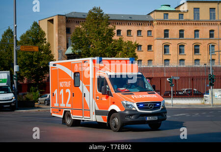 Rettungswagen, Moabit, Mitte, Berlin, Deutschland Stockfoto