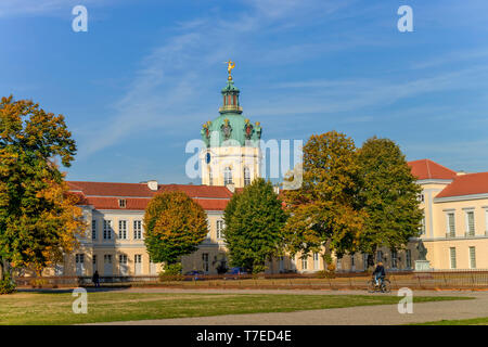 Neuer Fluegel, Schloss Charlottenburg, Spandauer Damm, Charlottenburg, Berlin, Deutschland Stockfoto