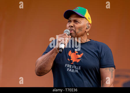 Mai 5, 2019 - New Orleans, Louisiana, USA - AARON NEVILLE von Trombone Shorty & Orleans Avenue während des 50-jährigen Jubiläums von New Orleans Jazz und Heritage Festival in New Orleans, Louisiana (Credit Bild: © Daniel DeSlover/ZUMA Draht) Stockfoto