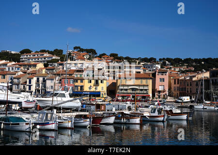 Boote im Hafen in Cassis, Frankreich Stockfoto