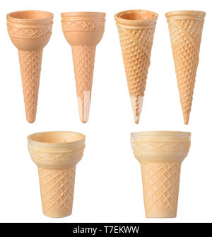 Eis Waffeln auf weißem Hintergrund. Wafer icecream Kegel Sammlung. Stockfoto