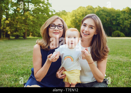 Familie in den Park. Stockfoto