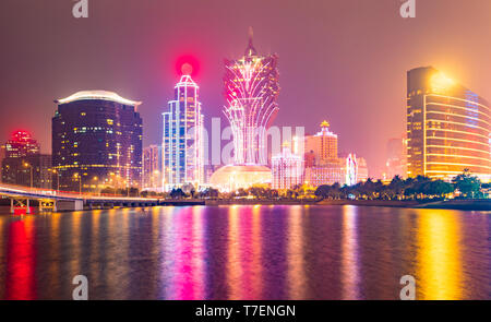 Die Skyline von Macau City am Nam Van See, China. Die Stadt hält höchsten spielende Einkommen der Welt mit über 20 Millionen Touristen jährlich. Stockfoto