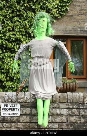 3 Scarecrow Festival Worsthorne & Hurstwood Burnley Lancashire 6. Mai 2019 Stockfoto