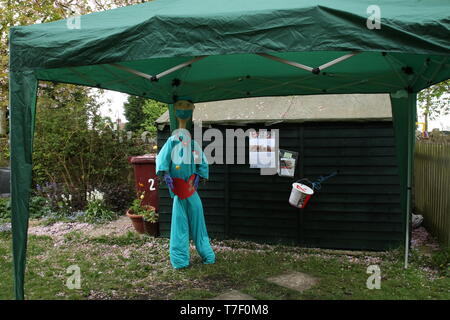 3 Scarecrow Festival Worsthorne & Hurstwood Burnley Lancashire 6. Mai 2019 - Chirurg Stockfoto