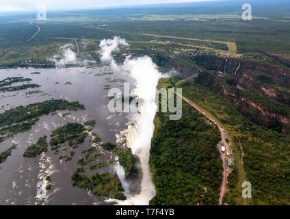 Luftbild des berühmten Victoria Falls zwischen Sambia und Simbabwe Stockfoto