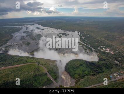 Luftbild des berühmten Victoria Falls zwischen Sambia und Simbabwe Stockfoto