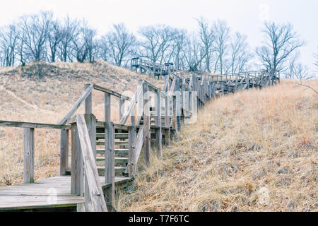 Mt. Tom treppen Michigan City, Indiana USA/03/29/2018//Indiana Dunes National Park Lake Shore bewaldeten Treppe in der Nähe von Dunes State Park. Stockfoto