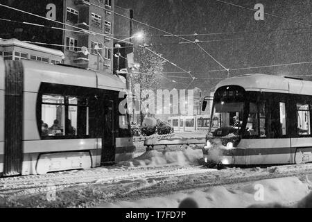 30 Dezember 2014, Eskisehir, Türkei Schnee Szenen aus der Türkei Eskisehir in einer verschneiten Nacht Stockfoto