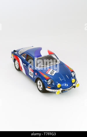 Vom 7. Dezember 2016, Eskisehir, Türkei. Sortierte diecast Modellautos auf weißem Hintergrund isoliert Stockfoto