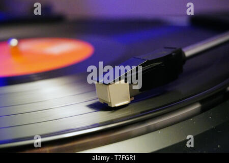 Stylus Nadel auf dem vinyl Nähe zu sehen. Stockfoto