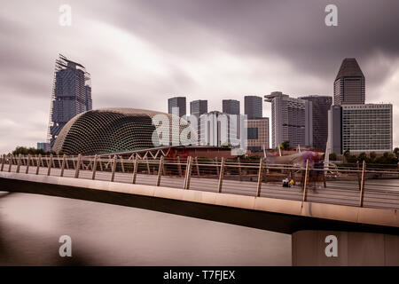 Der Jubilee Bridge und Esplanade Theater an der Bucht, Singapur, Südostasien Stockfoto