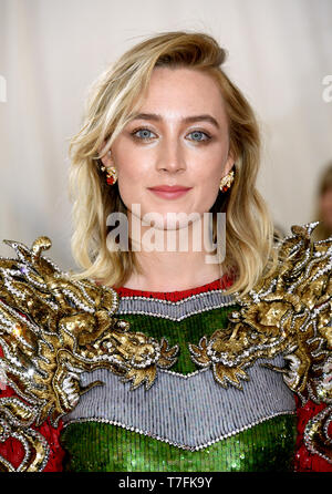 Saoirse Ronan Teilnahme an das Metropolitan Museum der Kunst Kostüm Institut Benefiz-gala 2019 in New York, USA. Stockfoto