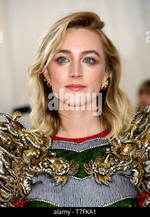 Saoirse Ronan Teilnahme an das Metropolitan Museum der Kunst Kostüm Institut Benefiz-gala 2019 in New York, USA. Stockfoto