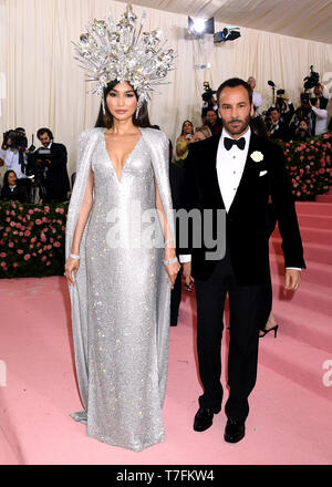 Gemma Chan und Tom Ford an der Metropolitan Museum der Kunst Kostüm Institut Benefiz-gala 2019 in New York, USA. Stockfoto