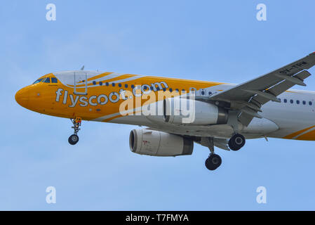 Singapur - Mar 27, 2019. 9 V-TRW Scoot Airbus A320-Landung am Flughafen Changi (SIN). Changi ist derzeit bewertet der Welt zum besten Flughafen von Skytrax (2018) Stockfoto