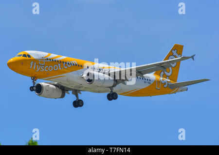 Singapur - Mar 27, 2019. 9 V-TRD Scoot Airbus A320-Landung am Flughafen Changi (SIN). Changi ist derzeit bewertet der Welt zum besten Flughafen von Skytrax (2018) Stockfoto