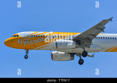 Singapur - Mar 27, 2019. 9 V-TRD Scoot Airbus A320-Landung am Flughafen Changi (SIN). Changi ist derzeit bewertet der Welt zum besten Flughafen von Skytrax (2018) Stockfoto