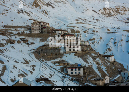 Winter und Schnee in dhankar Dorf - Spiti Valley Stockfoto