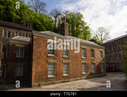 Alte restaurierte Mühle Gebäude von Arkwrights Mühle in Cromford, Derbyshire Peak District DE Stockfoto