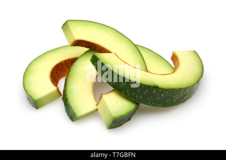 Frisches Grün avocado Schichten auf weißem Hintergrund Stockfoto
