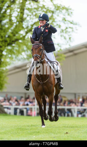 Piggy Französisch und WANEN KAMIRA während der SHOWJUMPING Phase, Mitsubishi Motors Badminton Horse Trials, Gloucestershire, 2019 Stockfoto