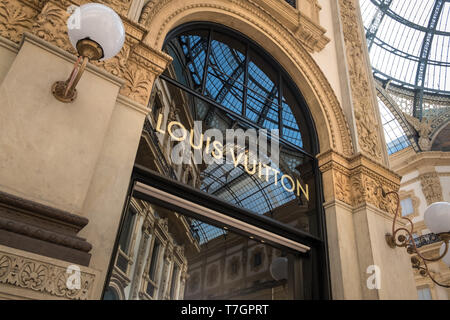 Louis Vuitton Store, die Galleria Vittorio Emanuele II Einkaufspassage Innenraum, Mailand, Italien Stockfoto