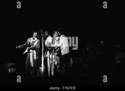 FRANKFURT, DEUTSCHLAND: Mick Jagger von den Rolling Stones live auf der Bühne in der Festhalle in Frankfurt, Deutschland, am 28. April 1976 im Rahmen der Europäischen Tour (Foto von Gijsbert Hanekroot) Stockfoto