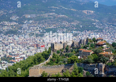 Alanya Küstenlinie von der berühmten Burg von Alanya in der Türkei Stockfoto