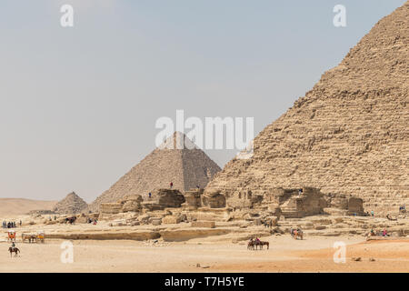 Die Pyramide des Menkaure und die Pyramide in Gizeh in Ägypten Khafre Stockfoto