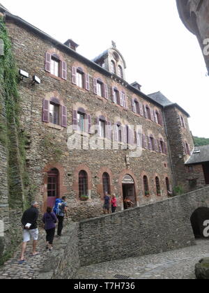 Auberge in Conques, historischen Stadt entlang der Via Podiensis, auch bekannt als Le Puy Route im Süden von Frankreich. Der französische Teil des Camino de Santiago. Stockfoto